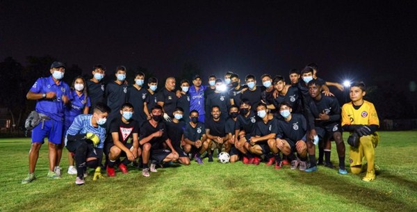 Luis “mago” Jiménez realizó especial visita a FC Bajos de Mena  