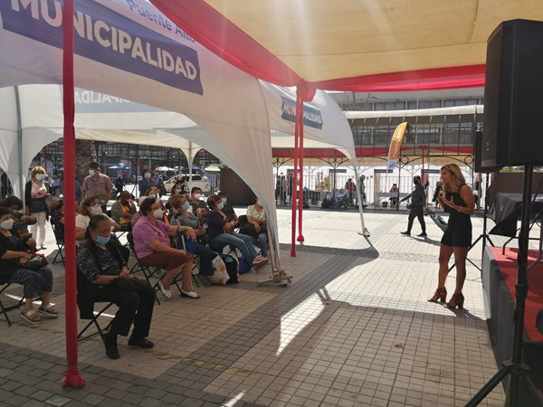 Con diversas actividades en la Plaza de Puente Alto se conmemora la “Semana de la Mujer”