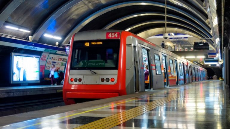 Metro informa suspensión de servicio en Línea 4 por persona en las vías 