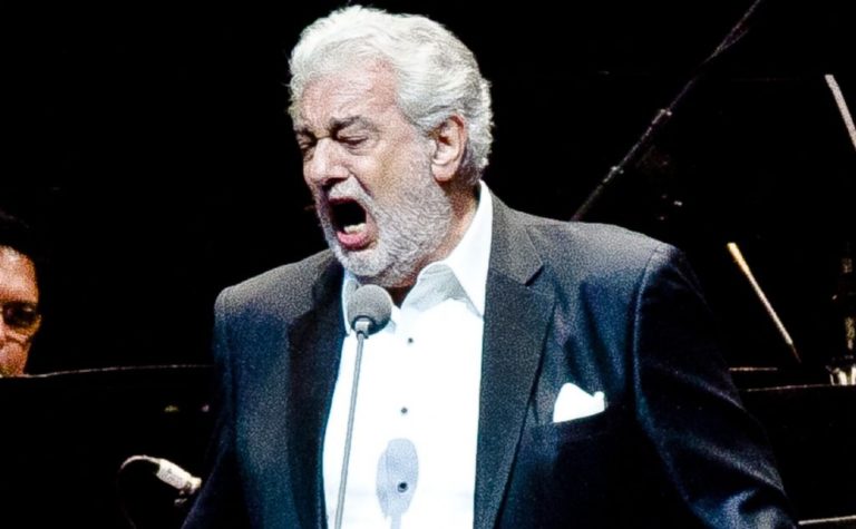 <strong>Concierto de Plácido Domingo en Chile es cancelado por posible vinculación del tenor a red de tráfico sexual</strong>