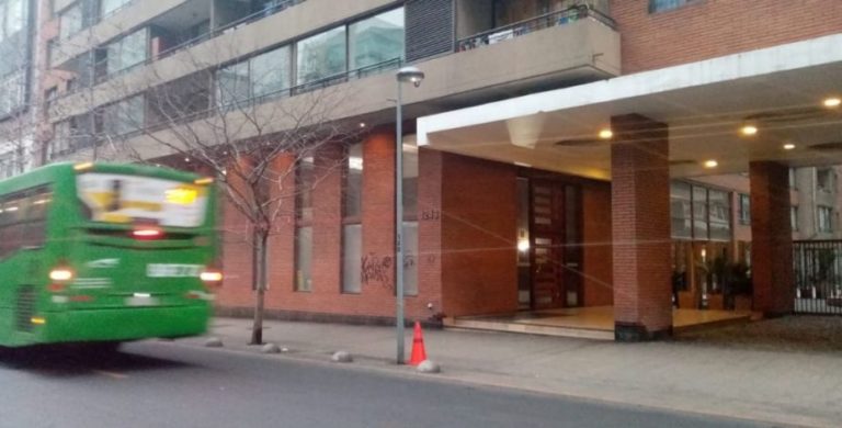 <strong>Carabineros rectifica información de joven que fue atropellado tras escapar de un asalto: está en riesgo vital</strong>