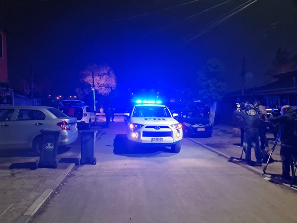 <strong>Sujeto muere tras ser apuñalado por el hijo y hermano de su pareja en Renca</strong>