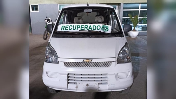 Carabineros de la 38ª. Comisaría recupera furgón sustraído en San Bernardo