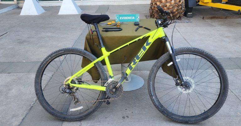 Carabineros detuvo a dos sujetos por robar bicicletas en inmediaciones de mall Tobalaba