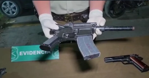 Detienen a cuatro personas por modificar armas y vender droga en taller de La Pintana