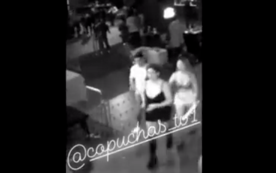 Video: Colo Colo apartó a Jordhy Thompson del primer equipo tras agresión a su pareja - Puente Alto al Día - Portal de Noticias Video: Colo Colo apartó a Jordhy Thompson del primer equipo tras agresión a su pareja - Puente Alto al Día - Portal de Noticias