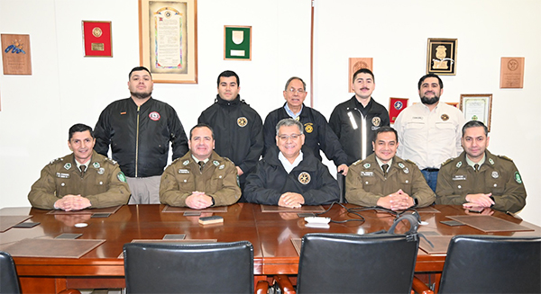 Cuerpo de Bomberos Puente Alto homenajeó a Carabineros