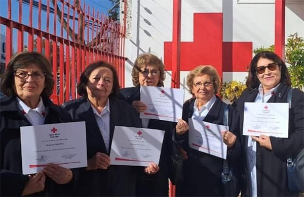 Voluntarias de Cruz Roja filial Puente Alto reciben reconocimientos por sus años de servicio