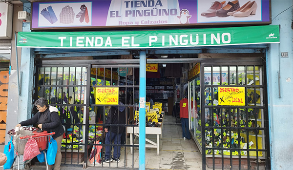 Ante la invasión de ambulantes: Tienda “El Pingüino” cierra para siempre