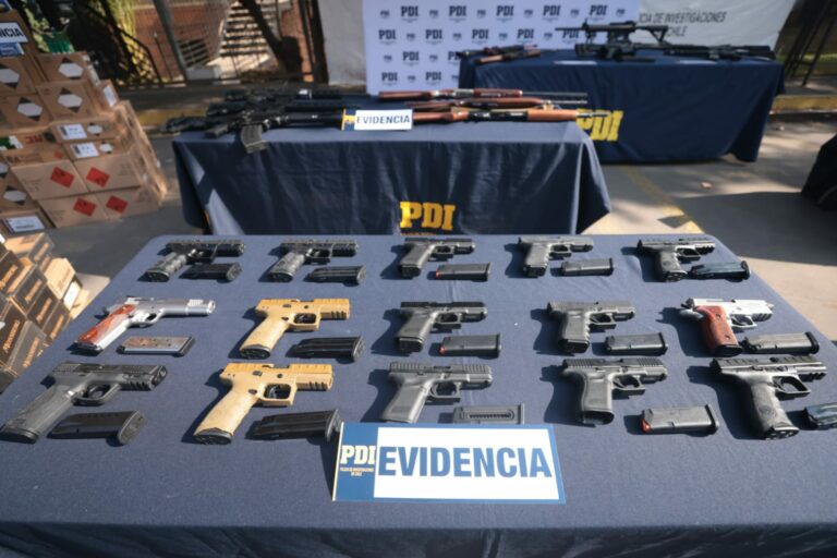 Tres detenidos por tráfico de armas