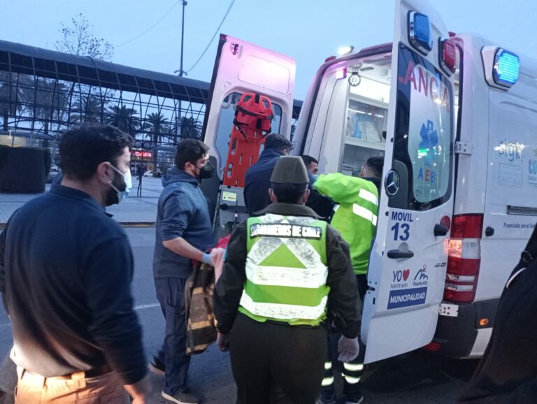Frustran intento de suicidio desde un edificio en calle Balmaceda
