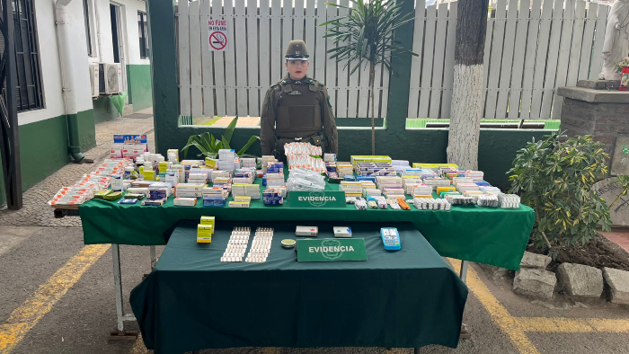 Incautan cerca de 400 cajas de medicamentos en feria libre de Puente Alto