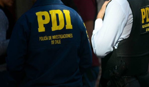 Encuentran cadáver envuelto en frazada en caletera Acceso Sur