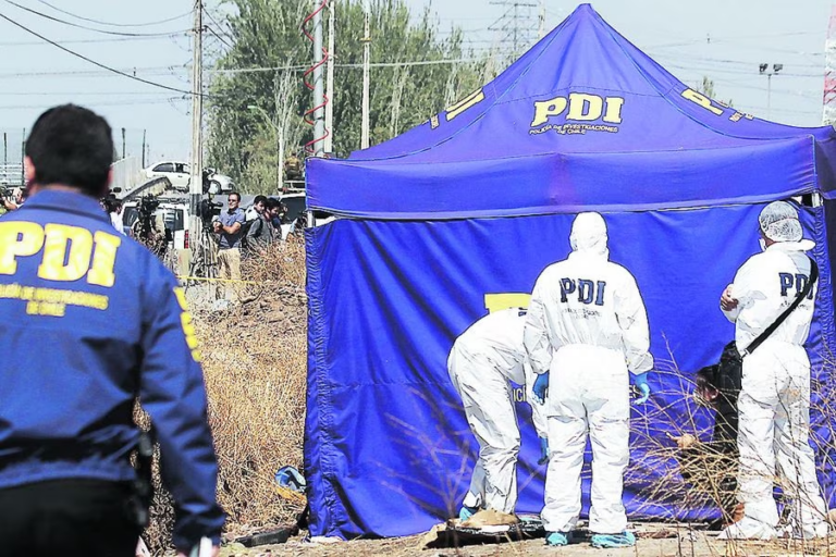 Hallan cuerpo de hombre calcinado a orillas de un cerro