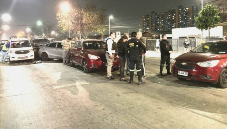 Tour delictual inició en Puente Alto y terminó en colisión múltiple en La Florida