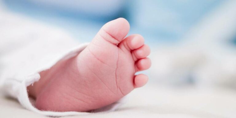 Detienen a mujer por infanticidio: apuñaló a su hija recién nacida