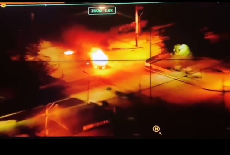 Primera noche del 11 en la RM: detenidos, funcionarios heridos y un bus quemado