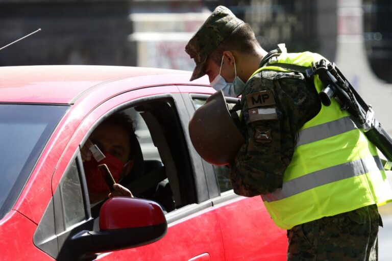 Delincuentes disparan a carabineros en medio de fiscalización