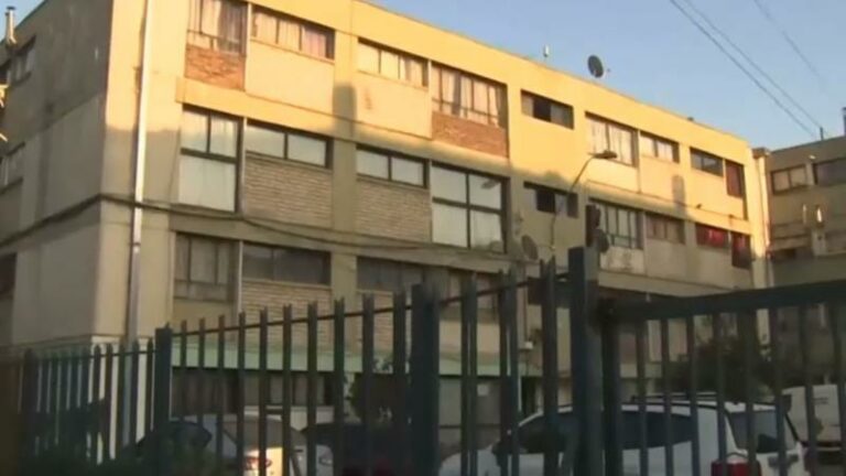 Encuentran cadáver al interior de departamento en Cerrillos