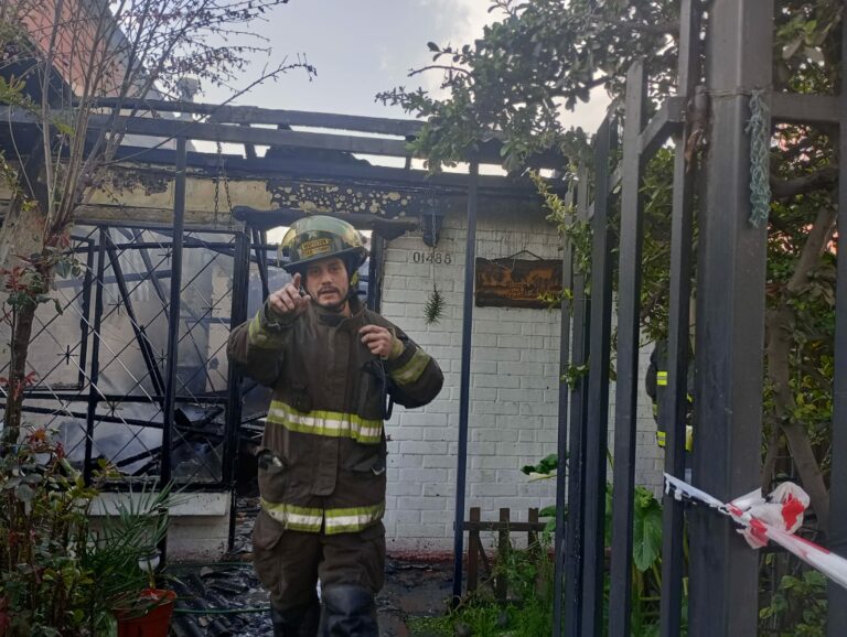 Fatal incendio en Puente Alto: dos adultos mayores fallecidos