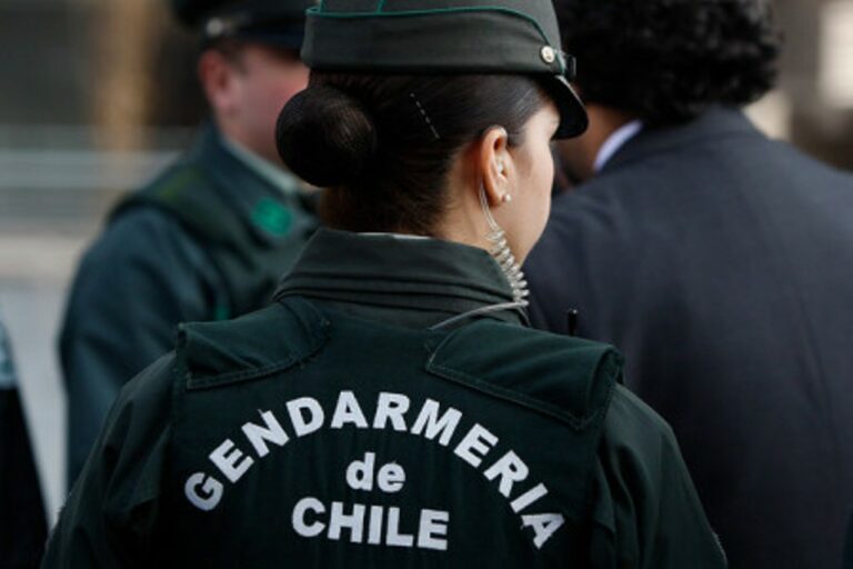 Gendarme es detenida por ingresar celulares en cárcel de mujeres