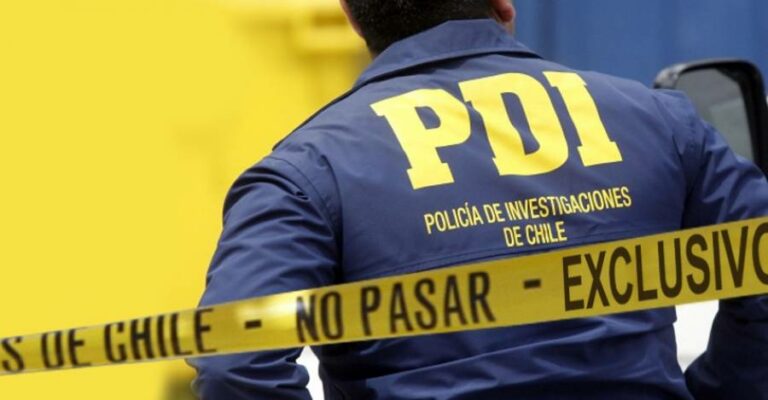 Encuentran a un hombre asesinado al interior de departamento en Santiago