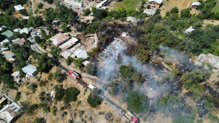 Incendio en San José de Maipo afecta a una vivienda