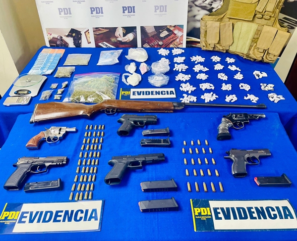 Diez detenidos por la PDI en operativo antidrogas en villas de Puente Alto