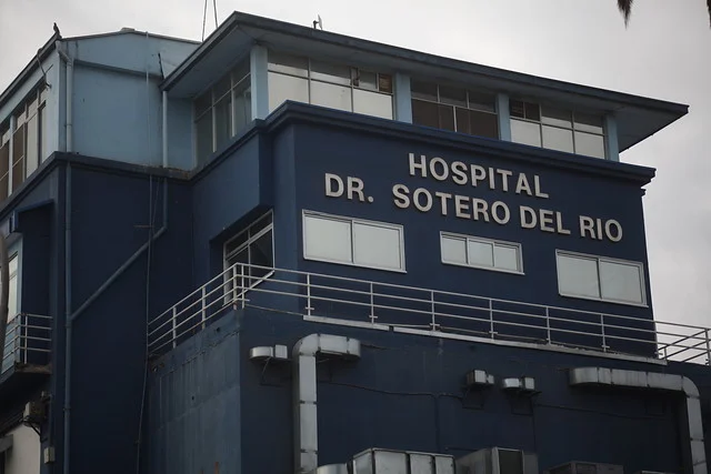Fuerte resguardo policial en el Hospital Sotero del Río