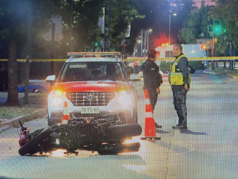 Motorista murió eyectado contra un árbol