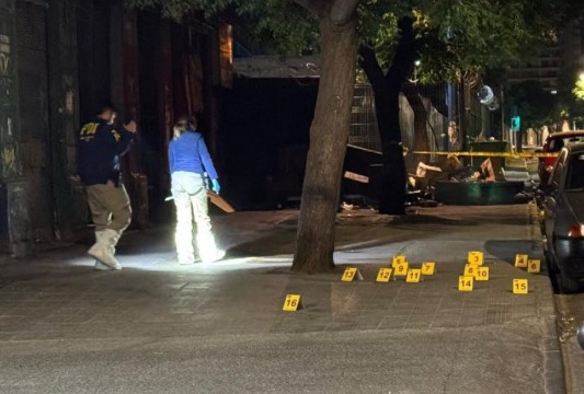 Mujer en riesgo vital tras ataque armado