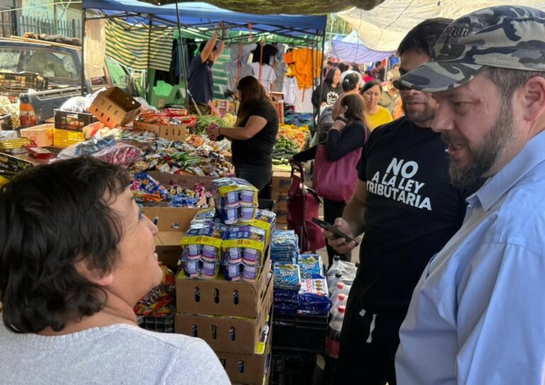 Johannes Kaiser visitó feria de Bajos de Mena
