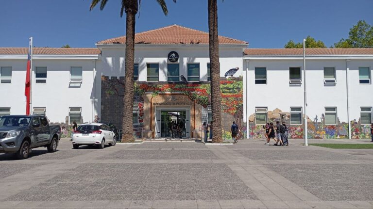 Corporación Municipal de Educación, Salud y Atención de Menores de Puente Alto enfrenta déficit de $4.406 millones