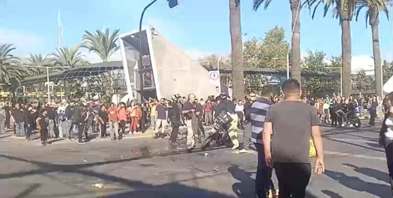 Tres inspectores municipales heridos durante operativo contra comercio ambulante en Plaza de Puente Alto